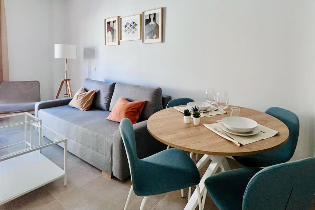 Lovely Apartment Close By City Center Málaga Esterno foto